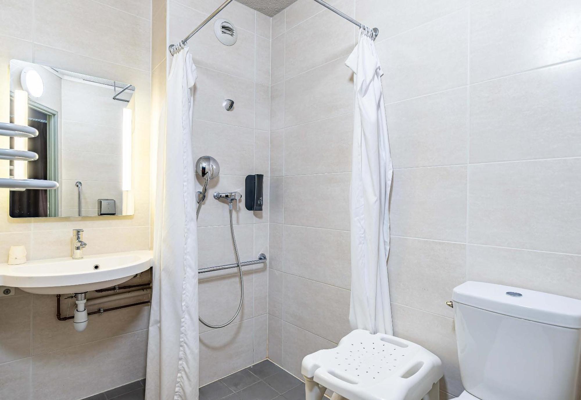 B&B Hotel Poitiers 1 Futuroscope Chasseneuil-du-Poitou Ngoại thất bức ảnh